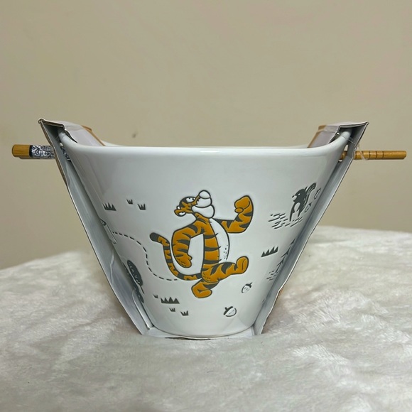 Brand 🆕 Winnie the Pooh Ramen Bowl & Chopsticks - Picture 2 of 4